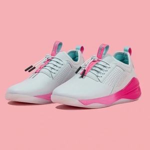 Clove Nurse Shoes Electron Pink Size 7.5